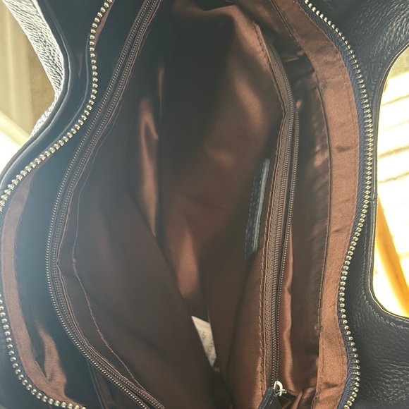 New Iswee Leather Handbag - Picture 3 of 6